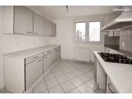 appartement t3 coeur monplaisir