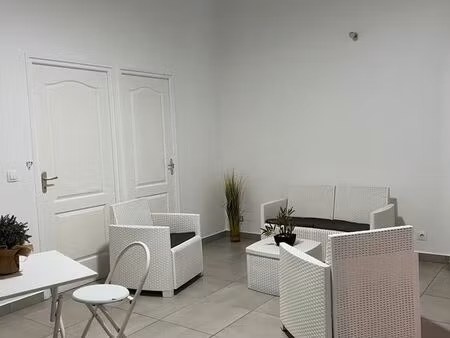 à louer charmant t2 à port louis