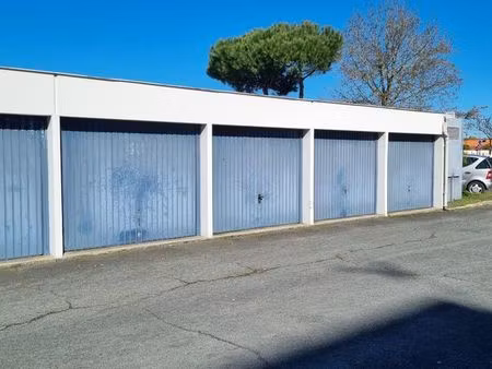 parking / box fermé 15m²