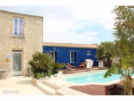 t3 meublé + terrasse + piscine – centre oléron