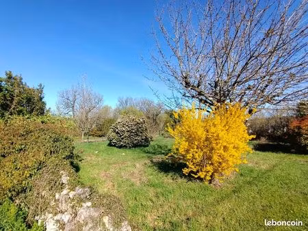 dirac - terrain constructible 643 m2