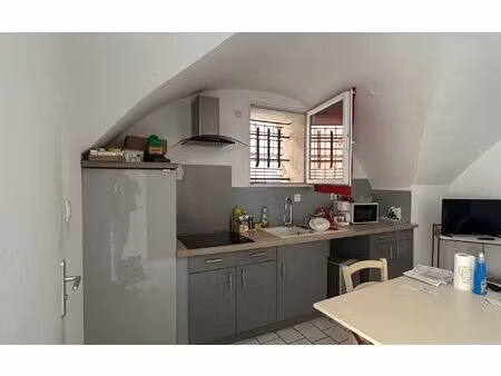 location appartement  25 m² t-2 à nîmes  413 €