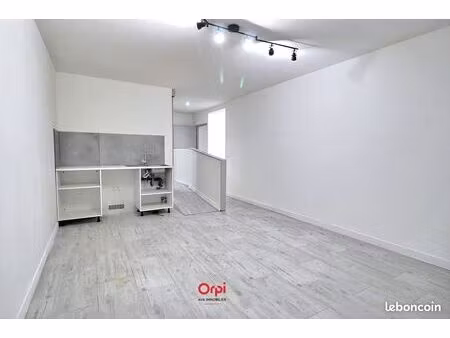 bien commercial à vendre 13011