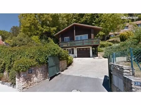 maison individuelle de type chalet avec jardin et garage – vieux daix