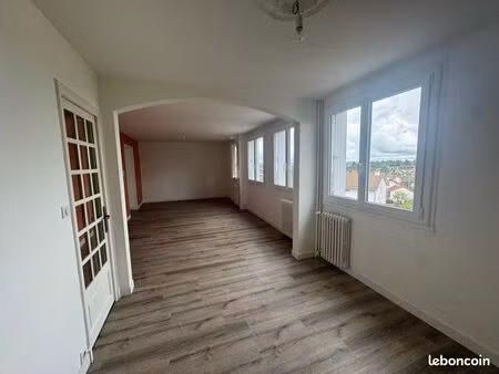 appartement t3 84 m2 - lumineux - garage - loggia - aurillac