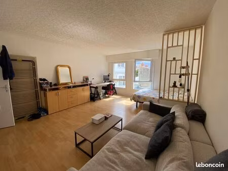 à vendre – grand t1 lumineux 34.7 m² – hyper centre la rochelle (rue villeneuve)