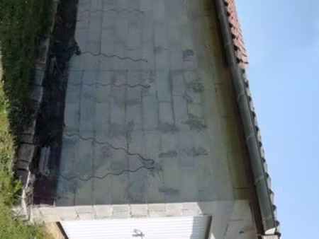 bâtiment en parpaings de 20m² su terrain constructible de 669m² à spoy 21120