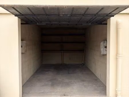 garage 15m2 quartier virebelle