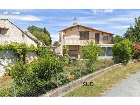 maison charentaise avec dépendances