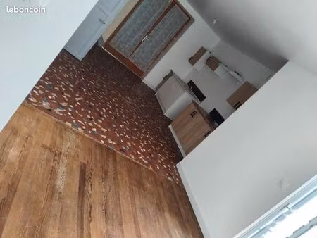 maison 120 m2 avec 4ch  1 boc et petit terrain