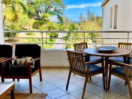 à vendre charmant studio à 200m de la plage