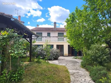 maison 8 pièces 200 m²