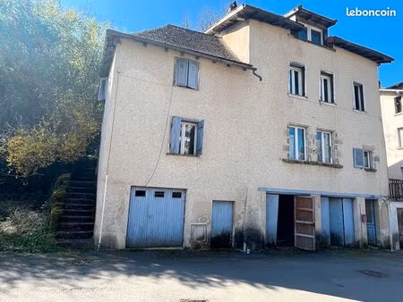 immeuble 3 pièces 220 m²