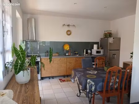 loue appartement f3 au 12ème km tampon