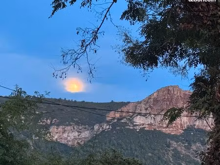 chambre à louer dans villa avec pisicne  parking  vue mer  cap-canaille  200 m du centre v