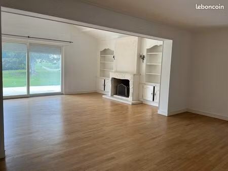 maison 3 chambres sur terrain de 1500 m2 à vœuil et gilet 16400