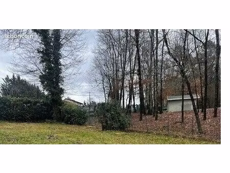 terrain 1 000 m² atur