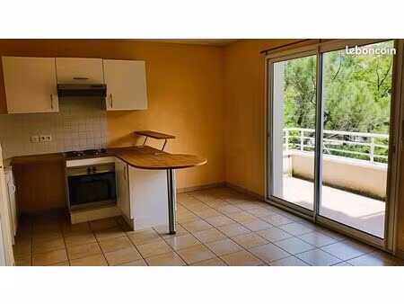 quartier impôts /hôpital bel f2 de 43 m²