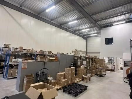 local industriel / entrepôt