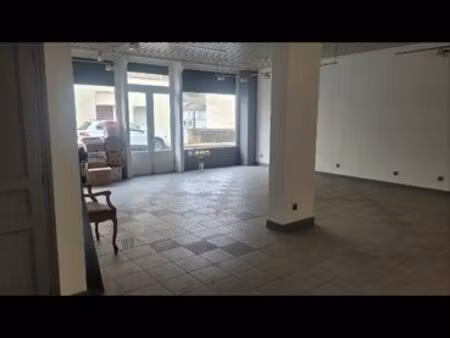 local commercial 90m2