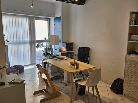 à louer — local professionnel 100 m²