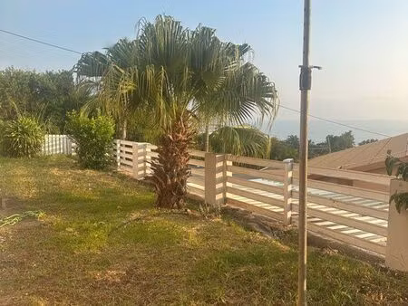 offre sous location mai maison 100m2 à piton saint-leu centre  2 chambres avec jardin