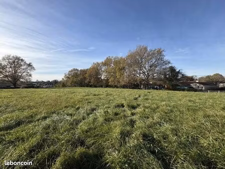 terrain 800 m² creysse