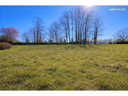 terrain 1 362 m² franois