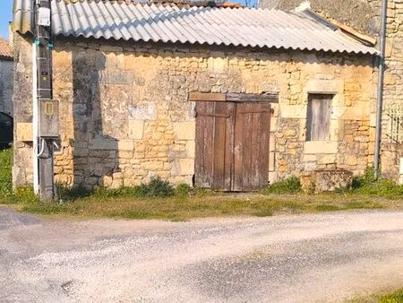 garage en pierre 41 m² – toiture refaite – idéal stockage ou atelier