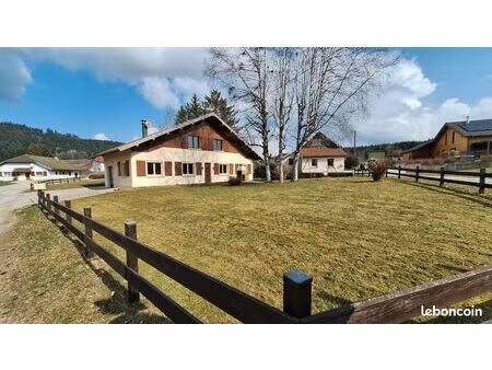 superbe maison 145m2 sur 13 5ares de terrain à orchamps-vennes