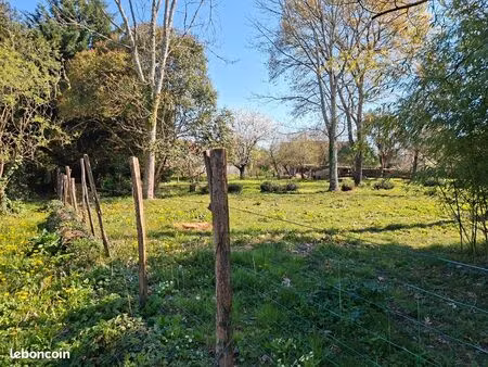 terrain constructible de 2441m2