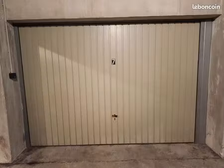 garage à louer 18 m2 dans sous-sol sécurisé