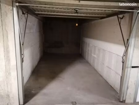 garage box à st apollinaire la fleuriée