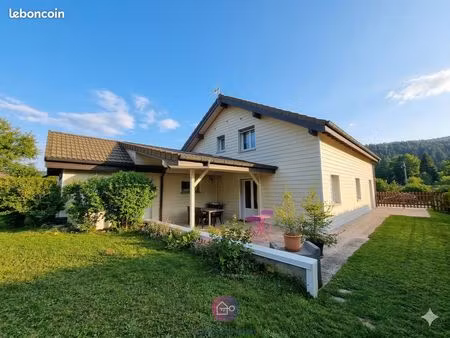 propriété 7 pièces 139 m²