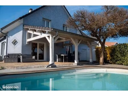 propriété 8 pièces 178 m²