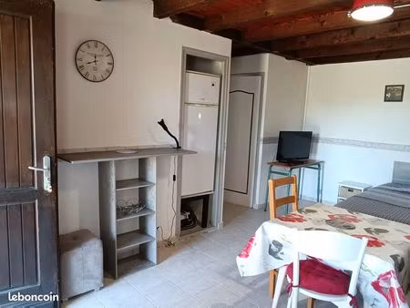 studio meublé au calme