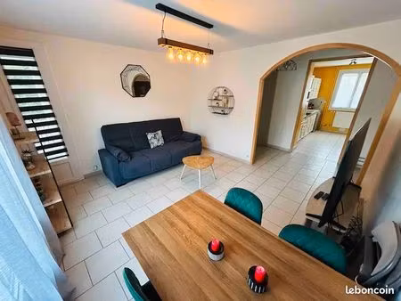 t3 meublé 60 m² lumineux – 2 chambres – parking – disponible 9 avril – grand charran