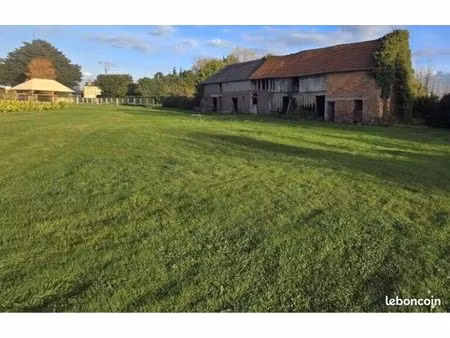 à saisir : terrain constructible avec grange