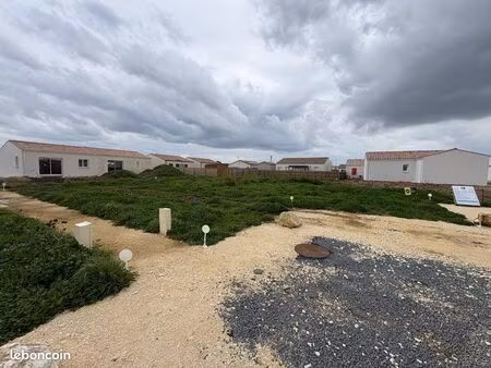 vend terrain sur le gua