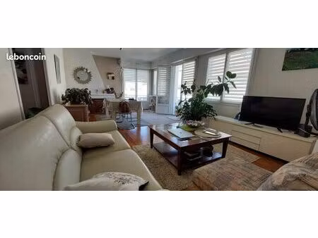 vends à royan t3 80 m² + balcon + dépendance 27 m² 27 m²