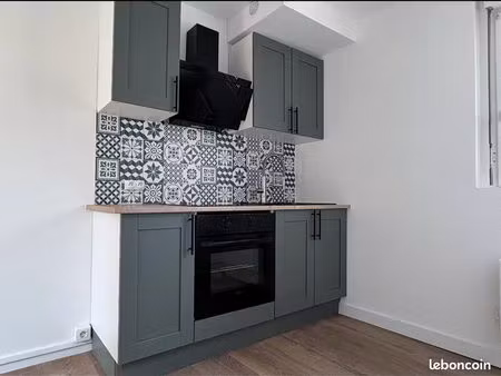 petite maison mitoyenne 83m2 rénovée avec terrasse privative