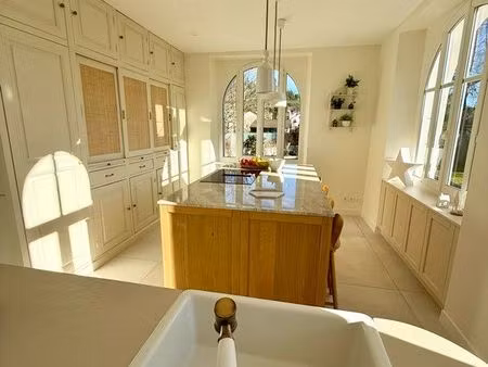 jolie maison avec jardin  terrasse et garage