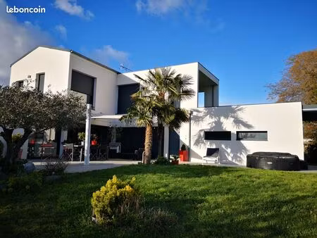 rare maison architecte 164m2 env saintes