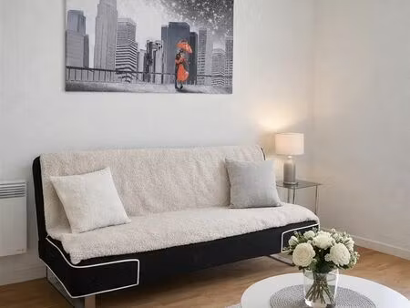 rue marmier  33m2 meublé  chambre séparée  terrasse  540 hc