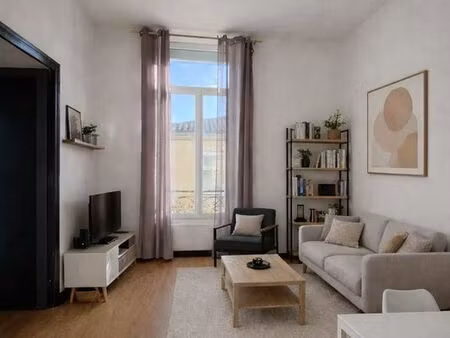 t2 meublé proche jardins de la fontaine