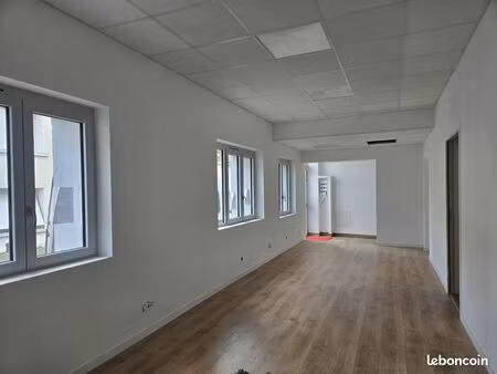 local 61 m² rochefort