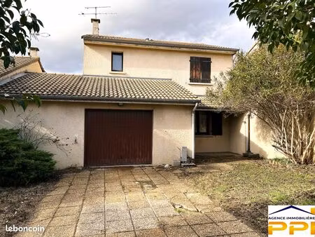 montélimar  maison d'environ 102m² 3 chambres  grand garage  jardin.revenus solaires 2000 