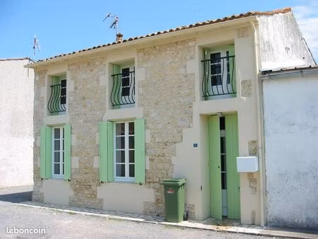 maison charentaise a louer a nancras