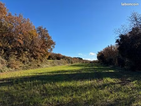 terrain 16 500 m² uzes