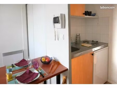 joli studio 25m2 dans résidence sécurisée